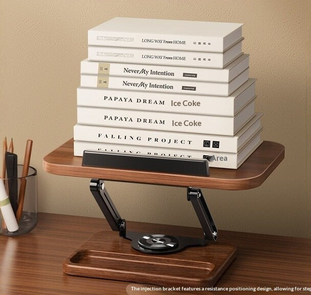 Folio aguantando una pila de libros